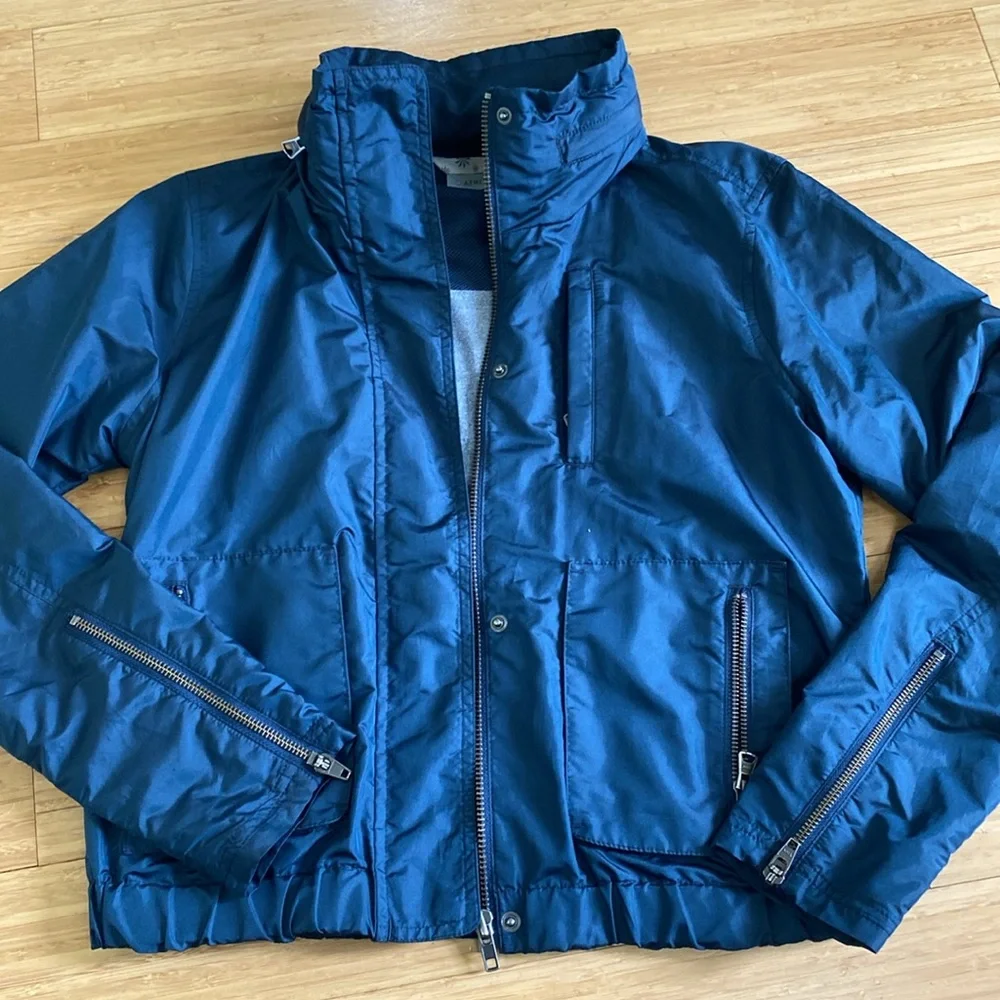 Women’s Athleta Rain Jacket Sz XS - Picture 6 of 6